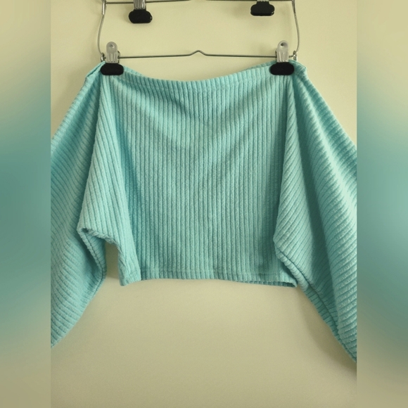 Two Piece Set - Picture 2 of 8